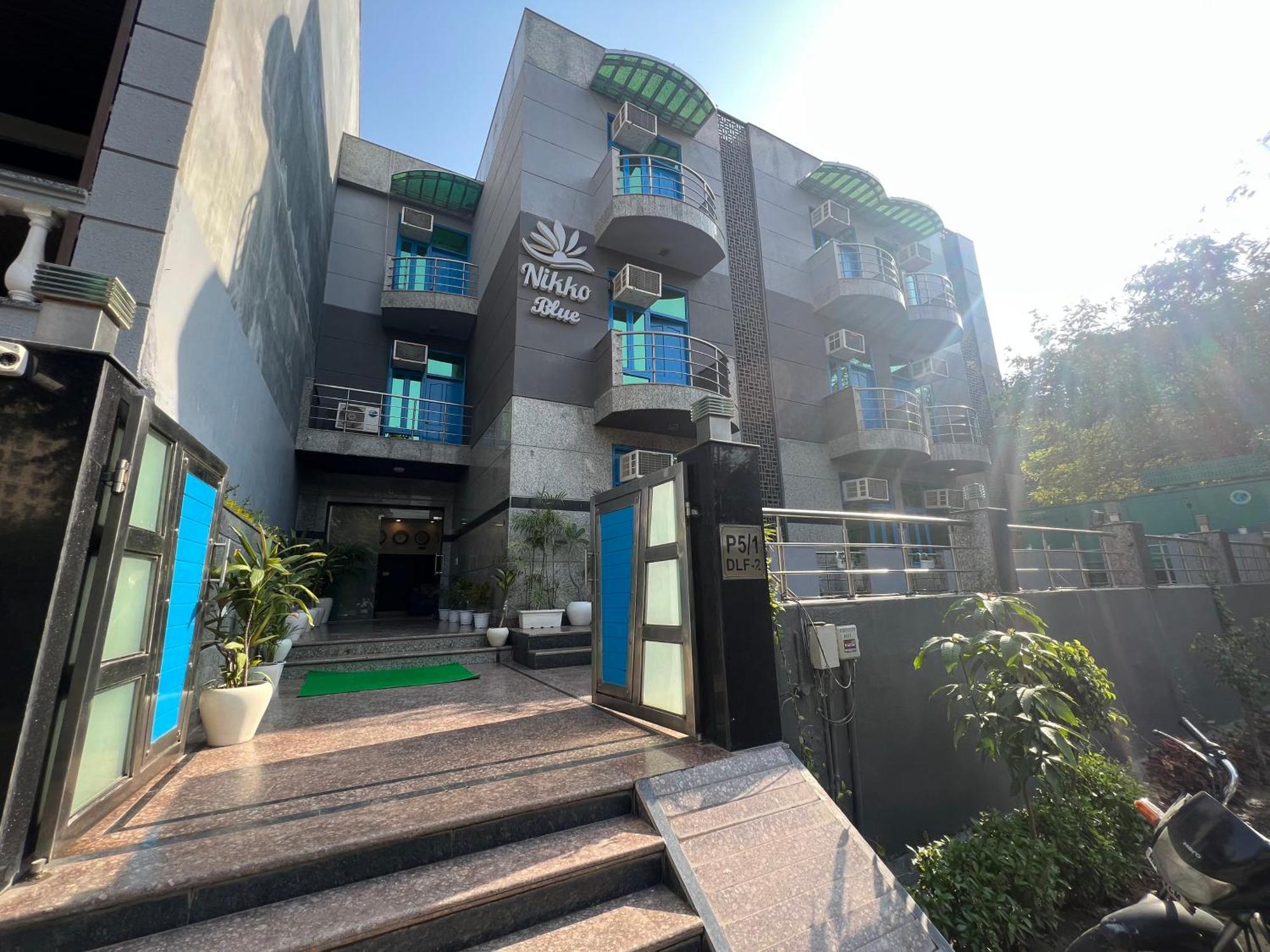 Nikko Blue - Boutique Hotel Гургаон Екстериор снимка