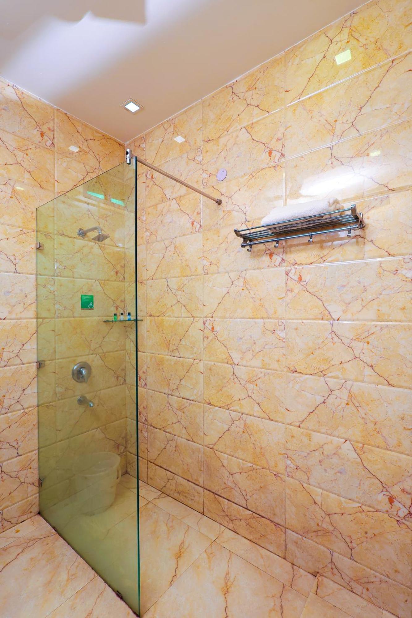 Nikko Blue - Boutique Hotel Гургаон Екстериор снимка
